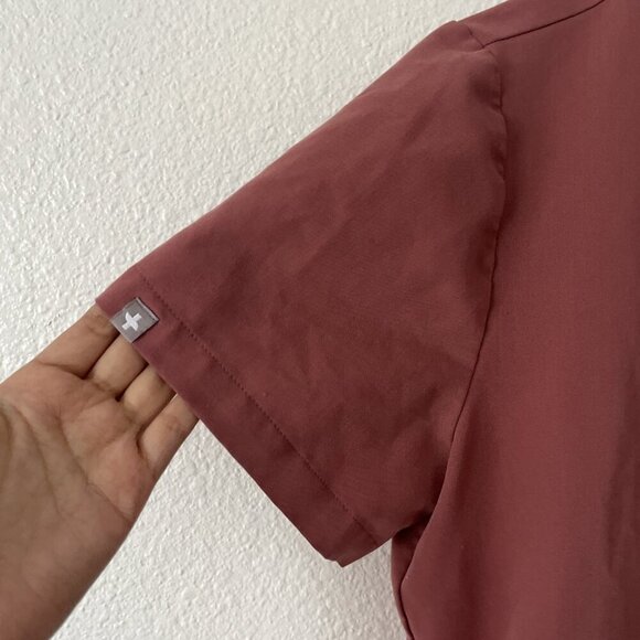 Pink Figs V-neck scrub top - Oran Pink size Small Style W22SW1033 - Picture 4 of 5